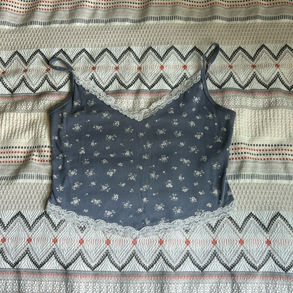 Hollister Blue Floral Cropped Tank